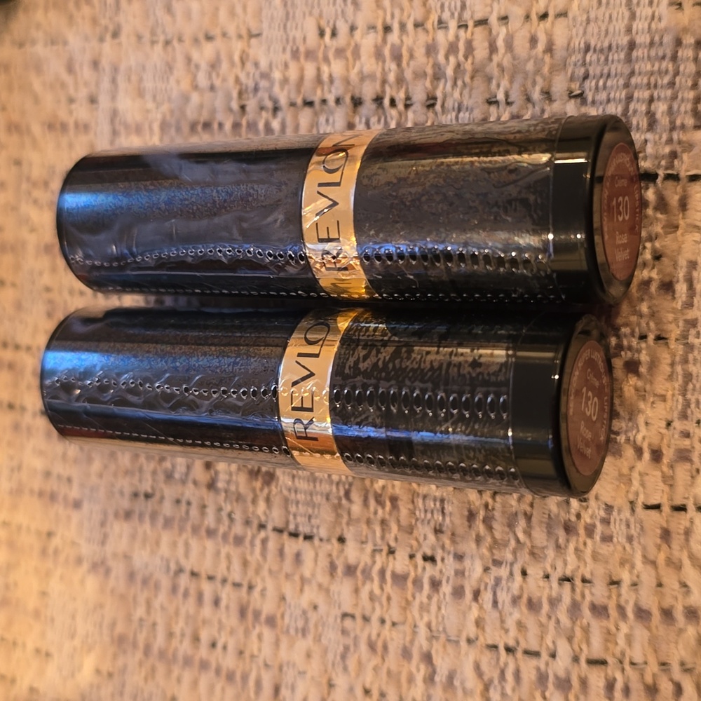 REVLON BRAND WOMEN'S SUPER LUSTROUS LIPSTICK BUNDLE OF 2